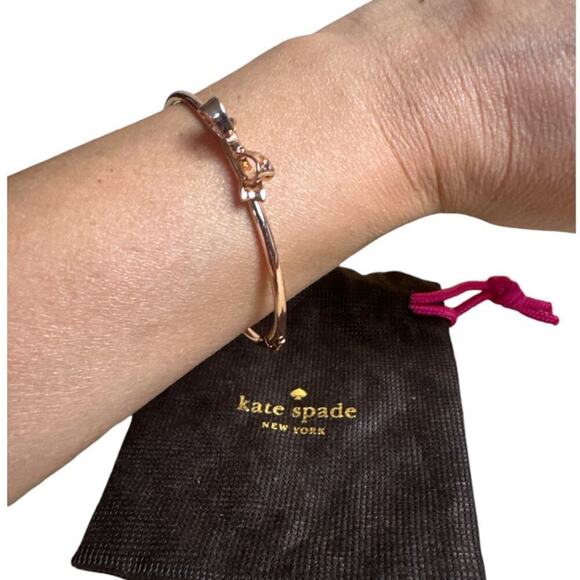 Kate Spade Gold Bow Skinny Bangle Women's Bracelet Jewelry - Picture 2 of 6
